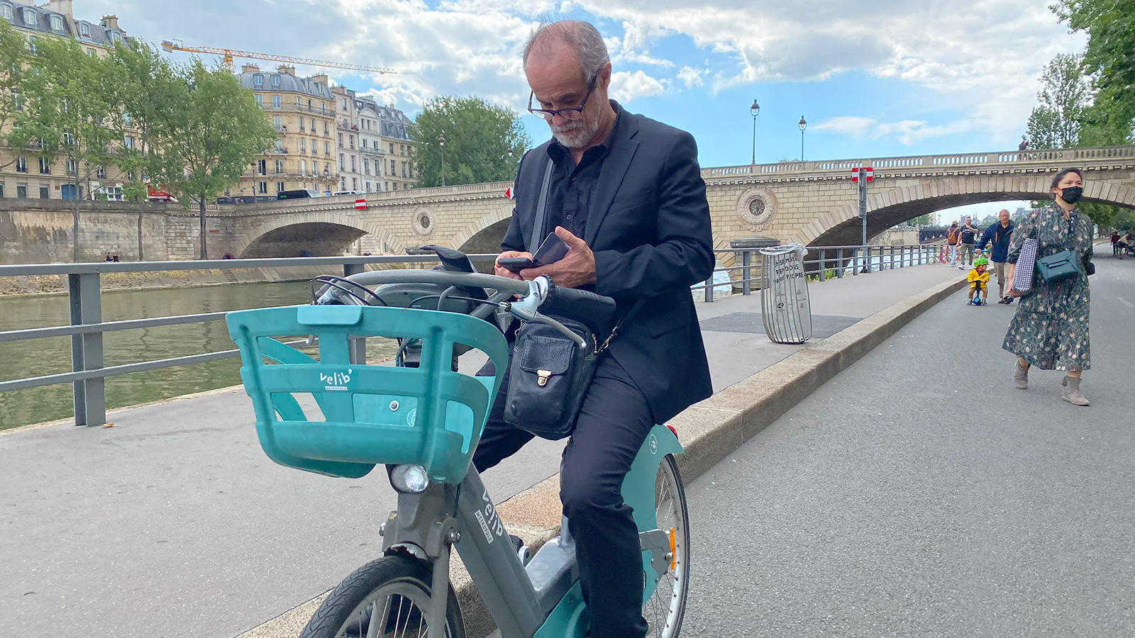 Paris Wie gelingt die Verkehrswende Metropolen in Bewegung Doku Johan von Mirbach Carlos Moreno